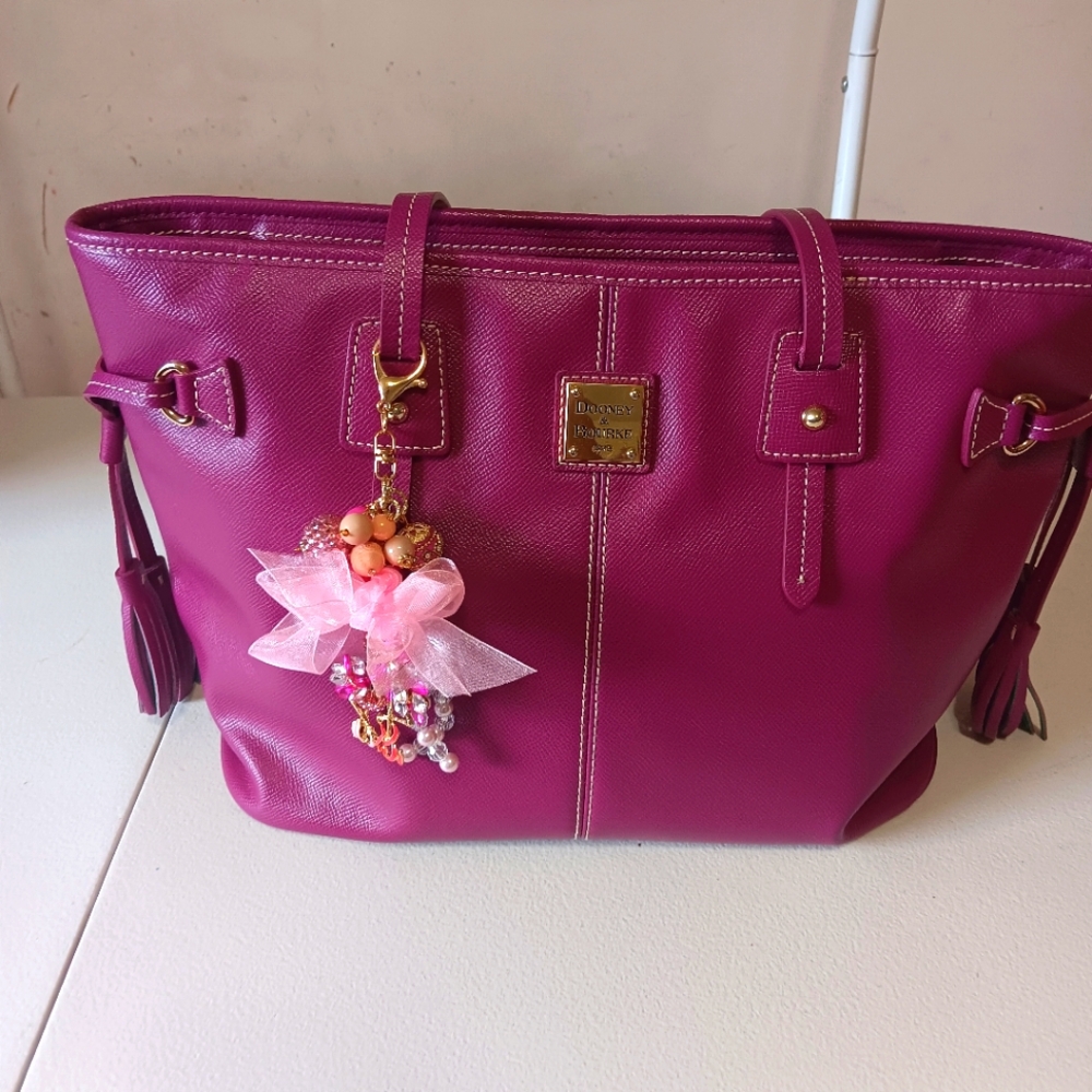Elegant Pink Leather Tote Bag